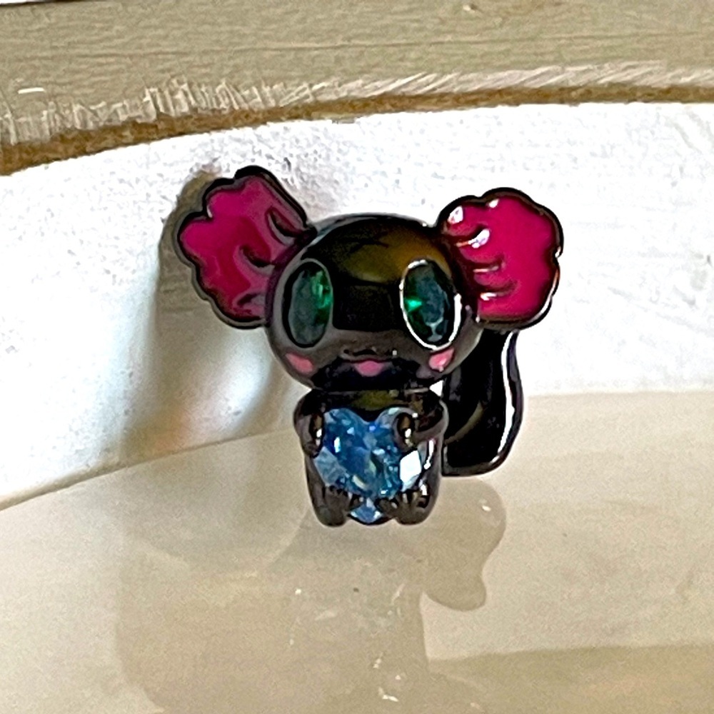 Bracelet Charm Black Salamander Holding Blue Rhinestone Heart